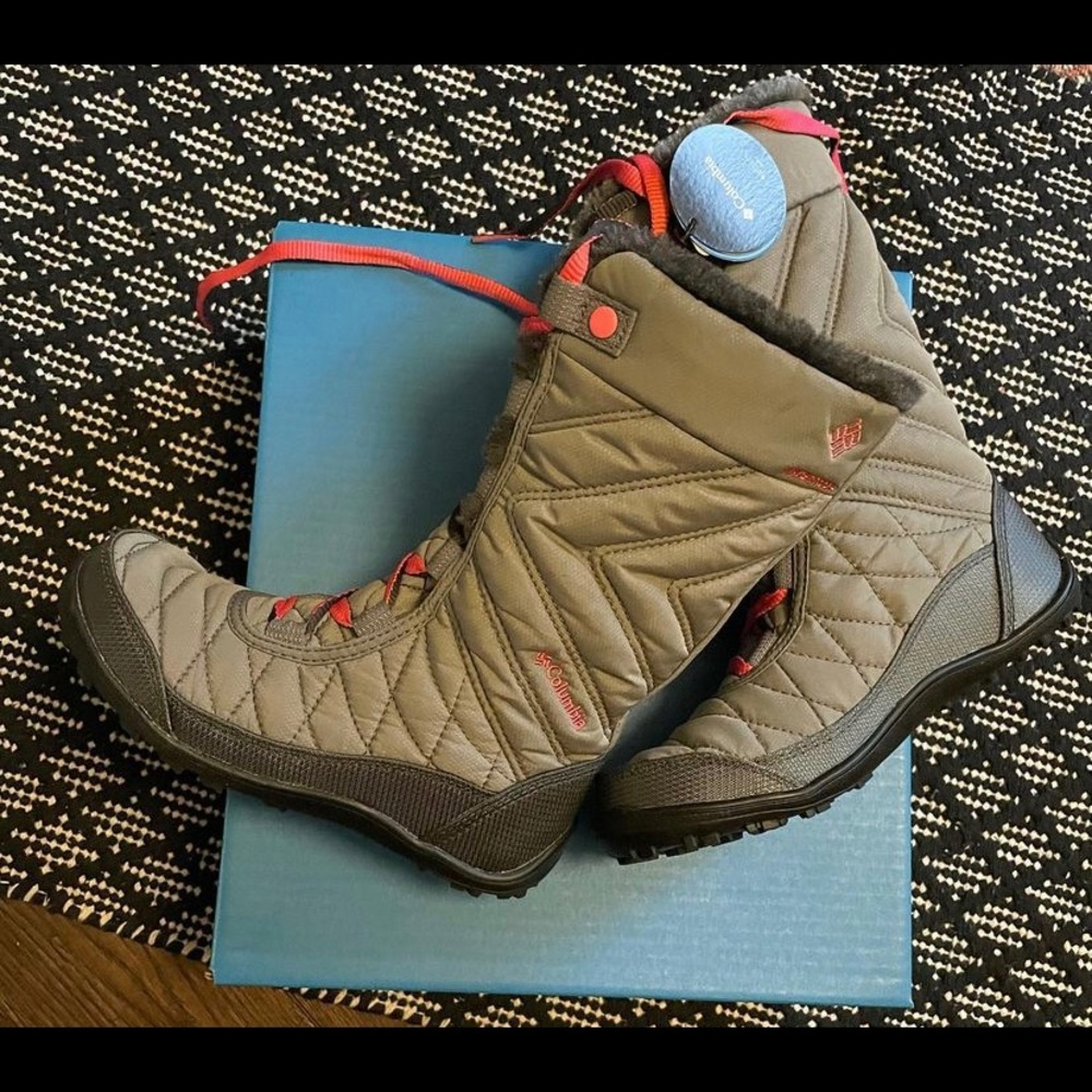 Girls Columbia NWT winter boots